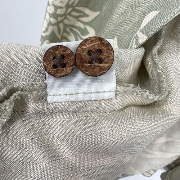 Tommy Bahama 100% Silk Pineapple Shirt - Picture 3 of 11